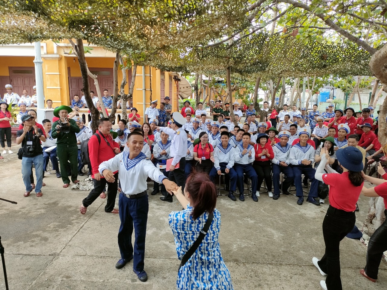 Tiếng hát lời ca vang xa biển đảo