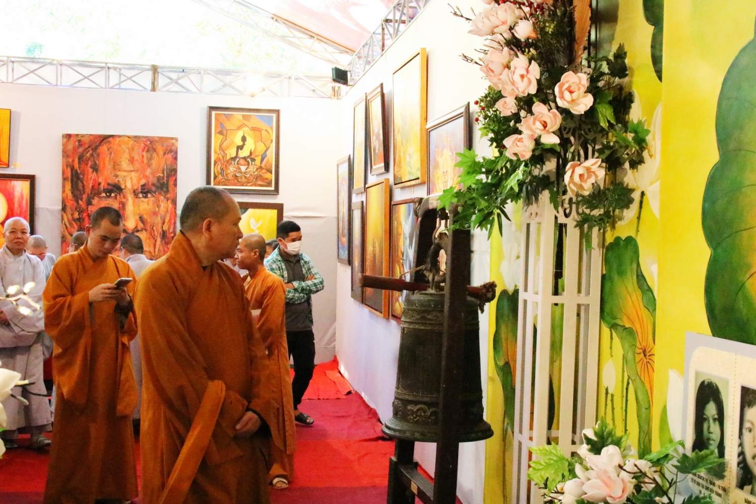 Triển lãm ảnh Phật Giáo: “Ngọn lửa thiêng”