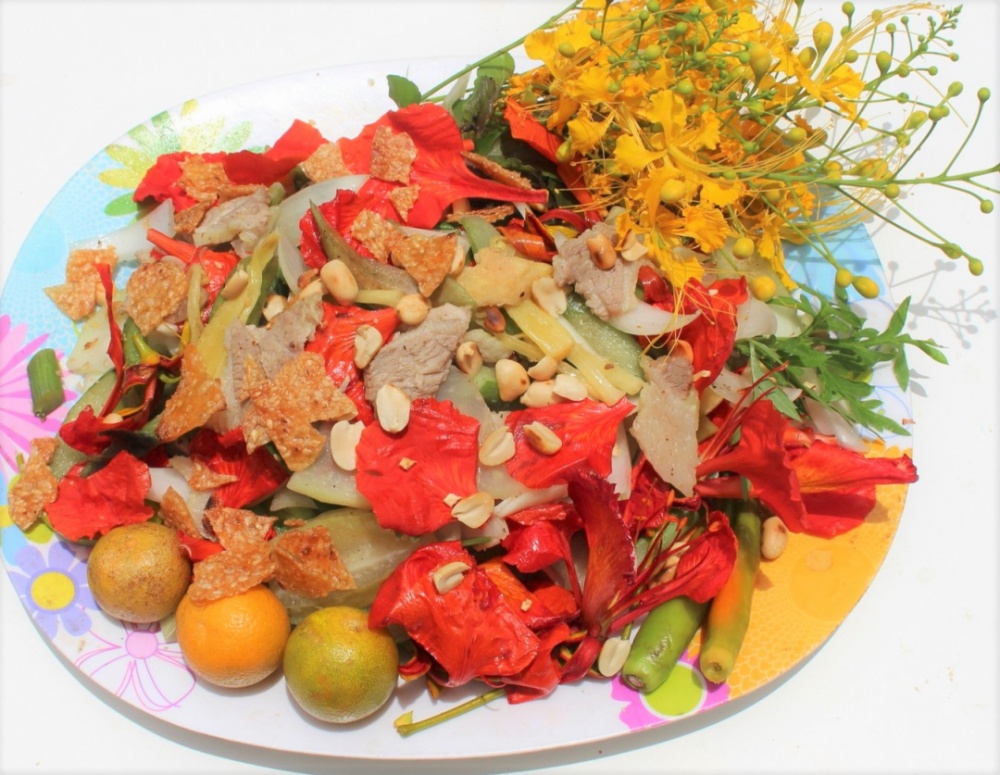 Gỏi hoa phượng đổi vị ngày hè