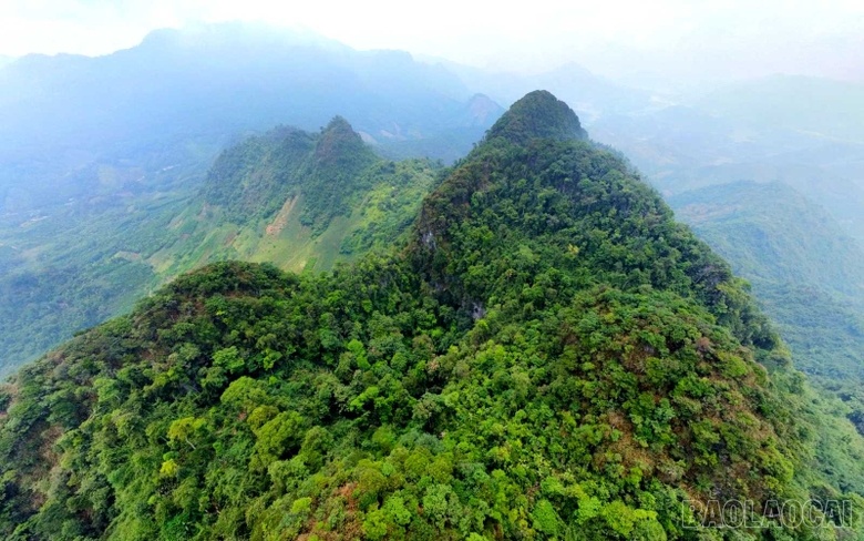 Khám phá động Thúm Thưa