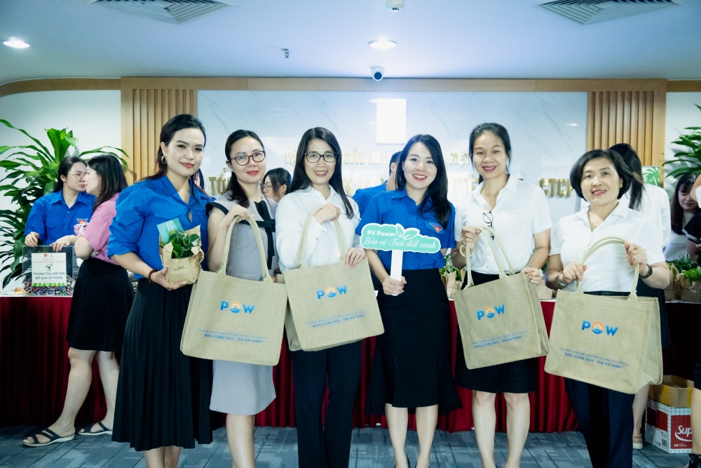 Đoàn Thanh niên PV Power “Đổi pin cũ- Nhận quà xanh” hưởng ứng ngày Môi trường Thế giới