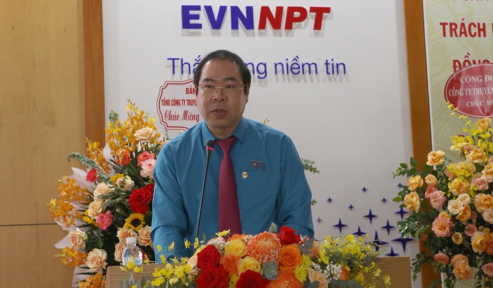 Công đoàn EVNNPT chung sức đồng lòng cùng EVN vượt khó