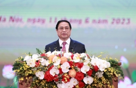 Thủ tướng: "Càng khó khăn thì càng phải thi đua"