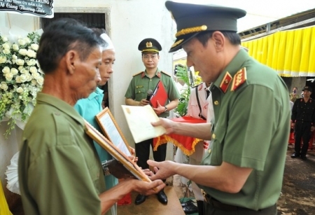 Cấp Bằng "Tổ quốc ghi công" cho 6 liệt sĩ hy sinh tại Đắk Lắk