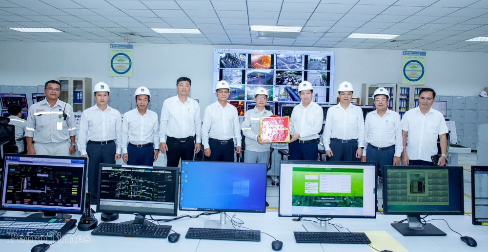Thường trực Đảng ủy Khối DNTƯ làm việc với Đảng ủy PVCFC