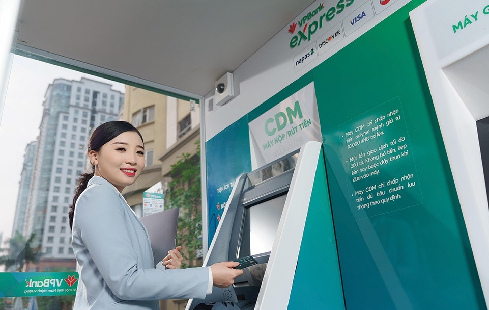 Thu nhập từ dịch vụ của ngân hàng thương mại tăng mạnh