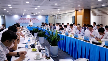 Tổng Giám đốc Petrovietnam Lê Mạnh Hùng làm việc với PV GAS về kết quả SXKD 6 tháng đầu năm và triển khai kế hoạch 6 tháng cuối năm 2023