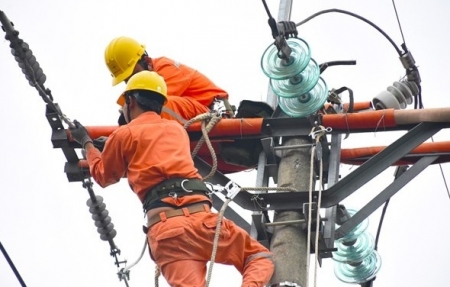 Nắng nóng tiếp tục gây áp lực lên hệ thống điện miền Bắc trong tuần tới