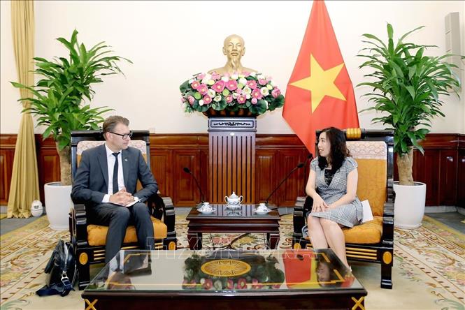 Thứ trưởng Bộ Ngoại giao Lê Thị Thu Hằng tiếp Đoàn Nghị sỹ Nghị viện châu Âu