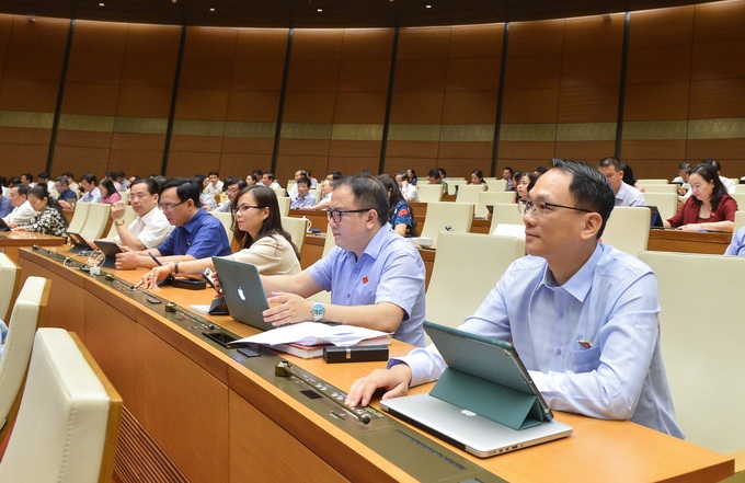 Quốc hội thông qua Nghị quyết về tài chính, ngân sách quan trọng - 1