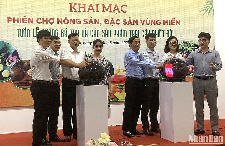 Phiên chợ nông sản, đặc sản vùng miền 2023 tại Hà Nội: Nền tảng giao thương thăng hoa giữa nguồn cung và nhu cầu tiêu dùng
