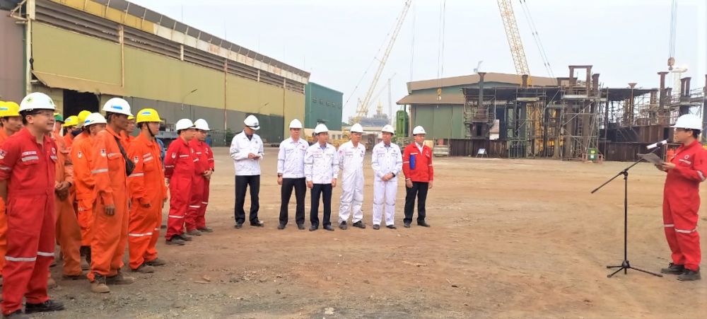 Xí nghiệp Xây lắp Vietsovpetro hạ thủy thành công chân đế giàn BK-22
