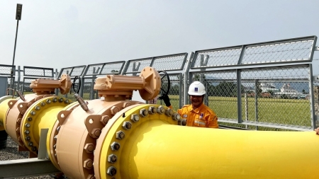 Đưa dòng khí đầu tiên vào chuỗi dự án LNG Thị Vải