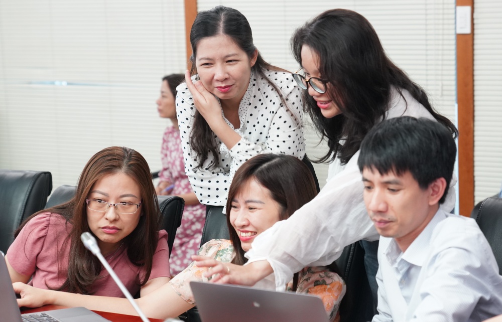 Chi bộ Nghiệp vụ tổ chức Hội thảo chuyên đề “Ai cũng dùng AI”