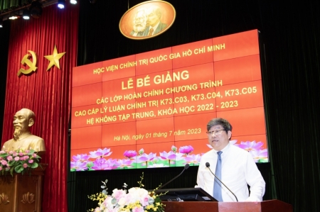 Bế giảng và trao bằng tốt nghiệp Lớp Cao cấp Lý luận Chính trị K73 khóa học 2022-2023