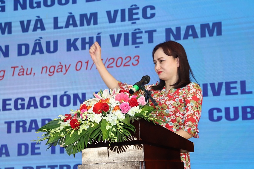 CĐ DKVN tiếp đoàn đại biểu cấp cao của Trung tâm Những người lao động Cuba đến thăm và làm việc CĐ DKVN tiếp đoàn đại biểu cấp cao Trung tâm Những người lao động Cuba đến thăm và làm việc