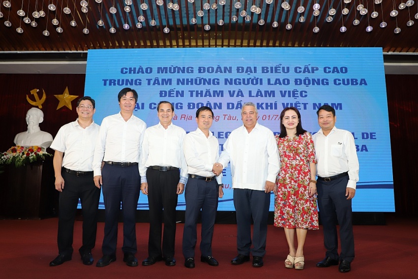 CĐ DKVN tiếp đoàn đại biểu cấp cao của Trung tâm Những người lao động Cuba đến thăm và làm việc CĐ DKVN tiếp đoàn đại biểu cấp cao Trung tâm Những người lao động Cuba đến thăm và làm việc