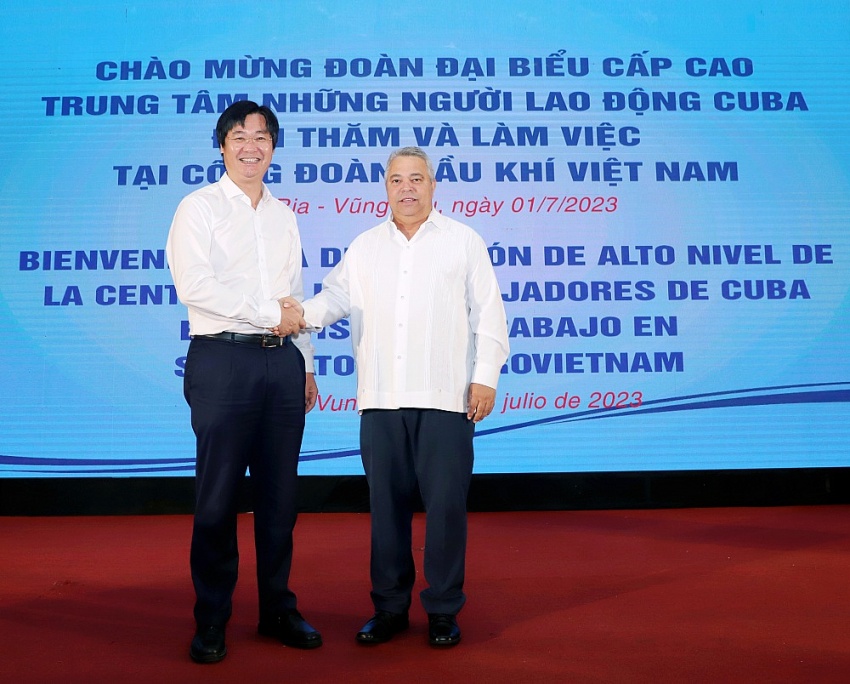 CĐ DKVN tiếp đoàn đại biểu cấp cao Trung tâm Những người lao động Cuba đến thăm và làm việc