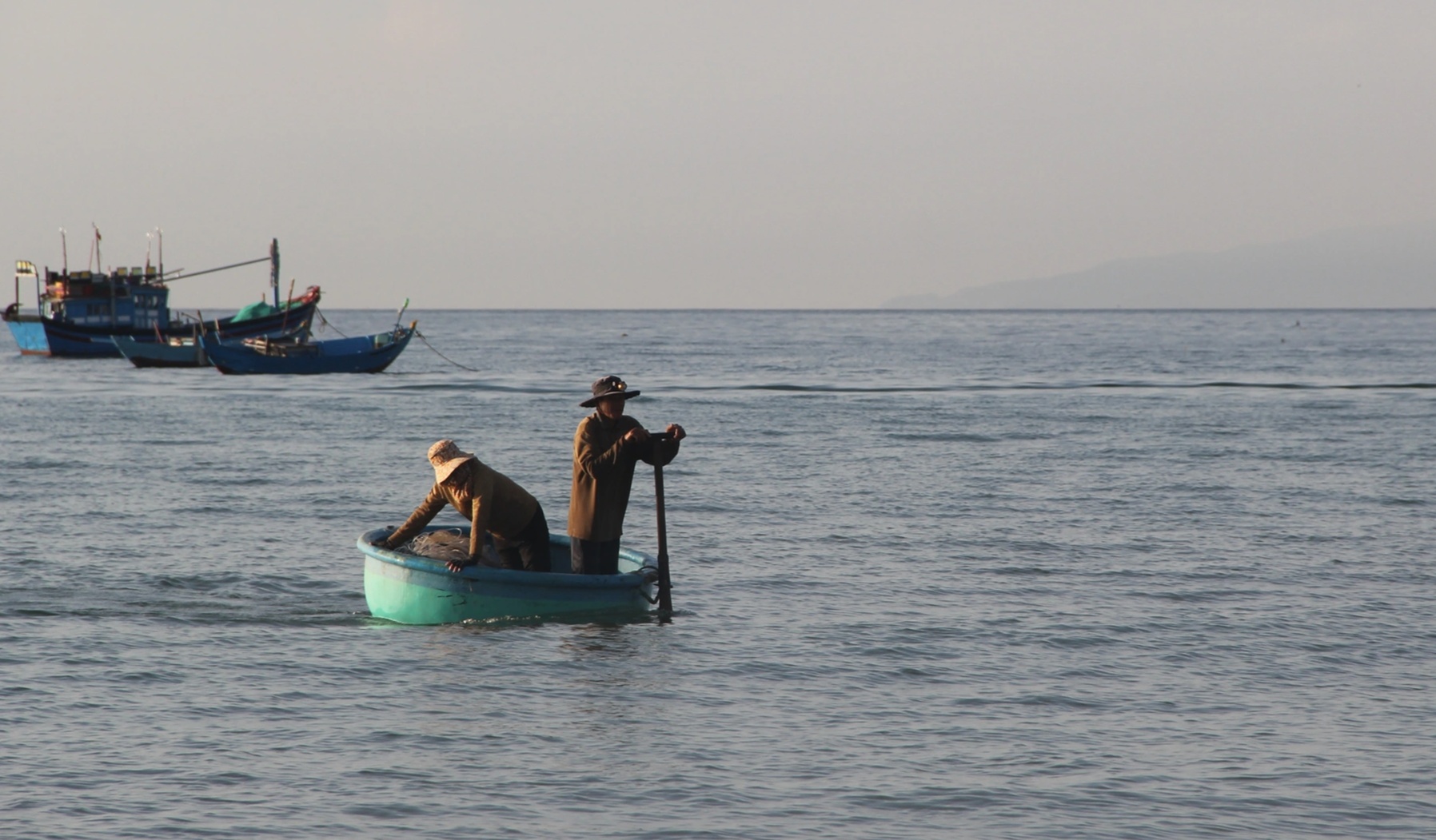 Bến cá Long Thủy bình yên buổi sớm mai