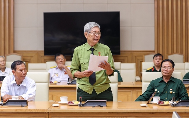 Bác Đặng Xuân Phương, thương binh 4/4 bày tỏ xúc động trước sự quan tâm, chăm lo và tri ân của Đảng, Nhà nước và cá nhân Thủ tướng Chính phủ đối với người có công với cách mạng.