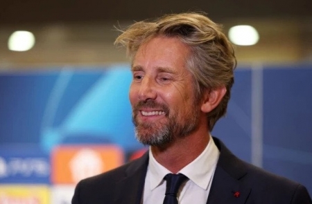 Cựu thủ môn Edwin van der Sar được chăm sóc đặc biệt sau khi đột quỵ