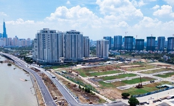 Lãi suất giảm, tại sao thị trường bất động sản vẫn trầm lắng?