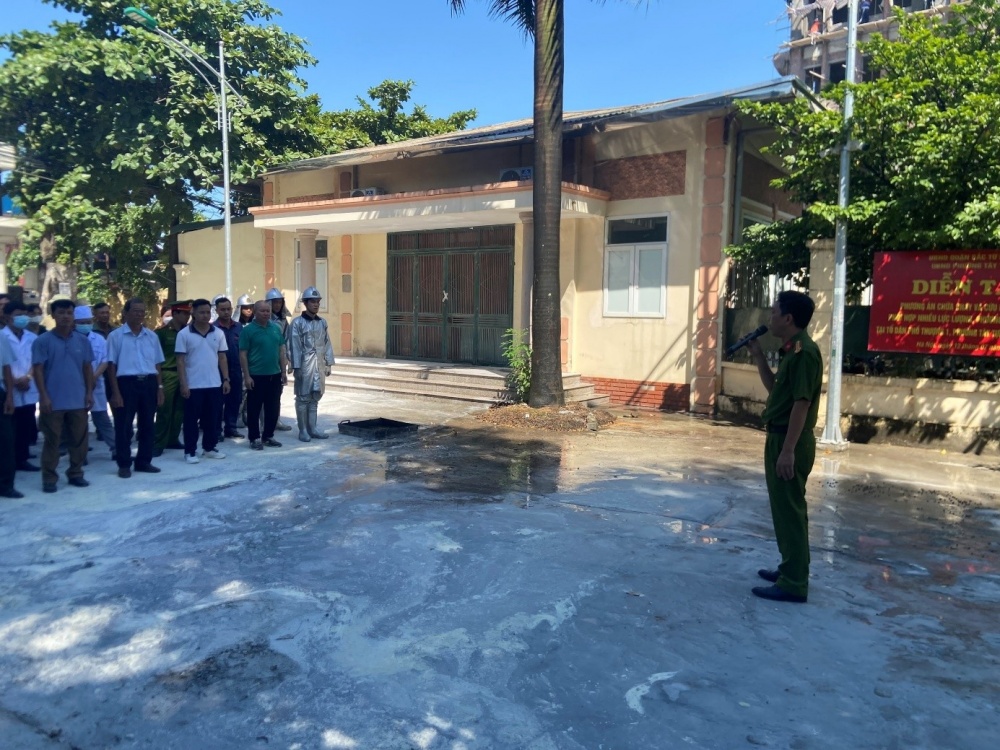 Hà Nội: Công an quận Bắc Từ Liêm tổ chức thực tập phương án chữa cháy và cứu nạn, cứu hộ
