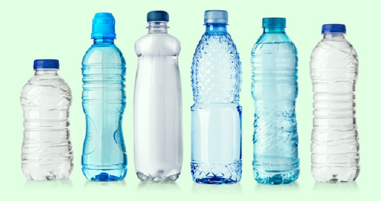 Có nên tái sử dụng chai nhựa để đựng nước?
