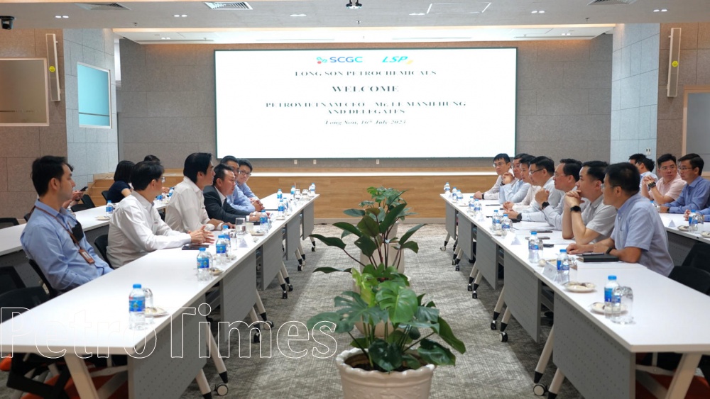 Lãnh đạo Petrovietnam thăm Tổ hợp Lọc hóa dầu Long Sơn và khảo sát khu vực dự kiến đầu tư dự án Lãnh đạo Petrovietnam thăm Tổ hợp hóa dầu Long Sơn và khảo sát khu vực dự kiến đầu tư dự án tại Long Sơn