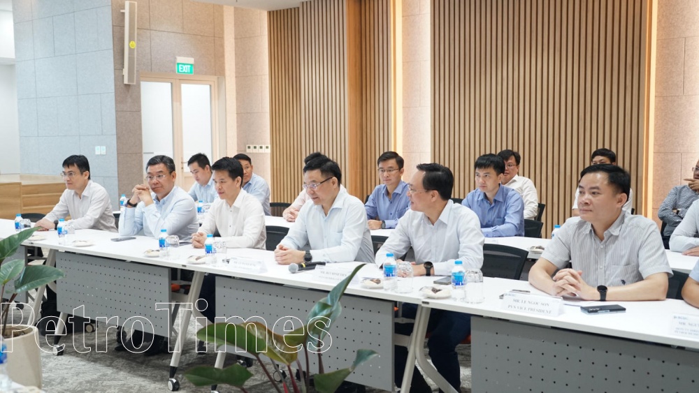 Lãnh đạo Petrovietnam thăm Tổ hợp Lọc hóa dầu Long Sơn và khảo sát khu vực dự kiến đầu tư dự án Lãnh đạo Petrovietnam thăm Tổ hợp hóa dầu Long Sơn và khảo sát khu vực dự kiến đầu tư dự án tại Long Sơn