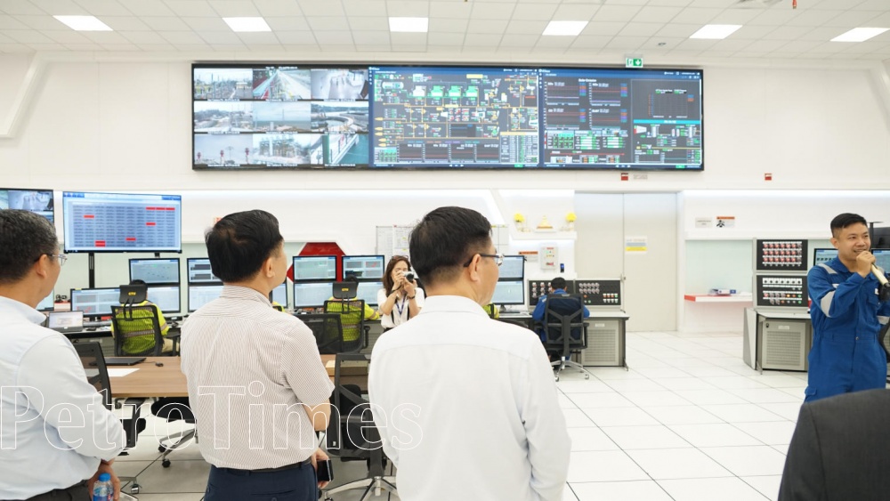 Lãnh đạo Petrovietnam thăm Tổ hợp hóa dầu Long Sơn và khảo sát khu vực dự kiến đầu tư dự án tại Long Sơn