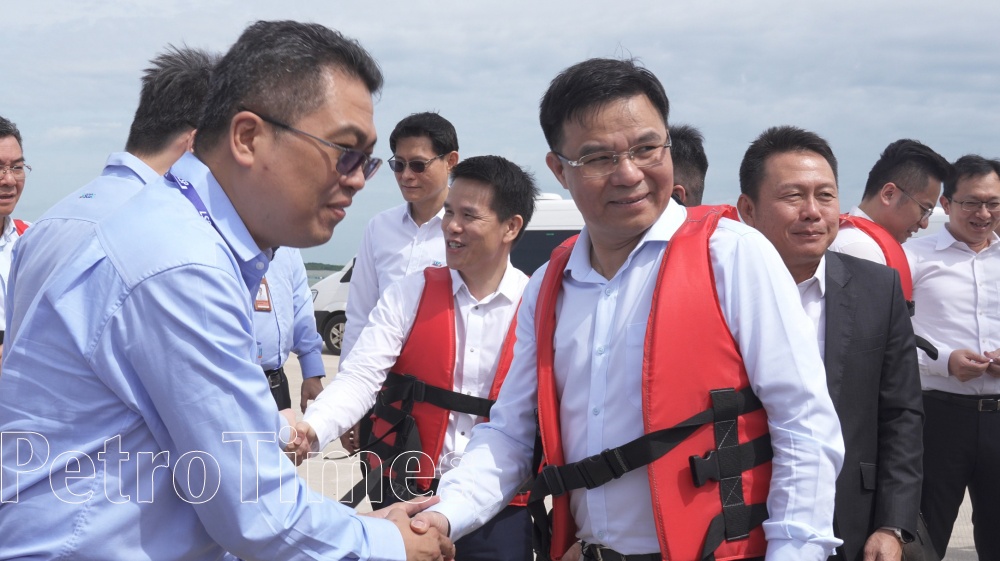 Lãnh đạo Petrovietnam thăm Tổ hợp Lọc hóa dầu Long Sơn và khảo sát khu vực dự kiến đầu tư dự án Lãnh đạo Petrovietnam thăm Tổ hợp hóa dầu Long Sơn và khảo sát khu vực dự kiến đầu tư dự án tại Long Sơn