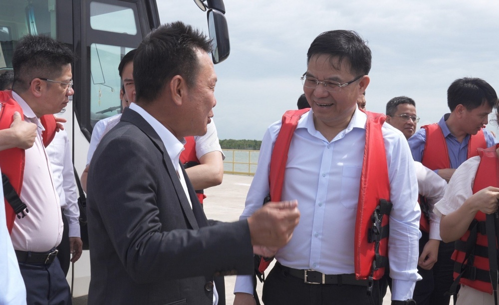 Lãnh đạo Petrovietnam thăm Tổ hợp hóa dầu Long Sơn và khảo sát khu vực dự kiến đầu tư dự án tại Long Sơn