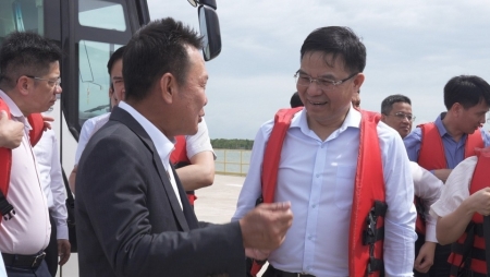 Lãnh đạo Petrovietnam thăm Tổ hợp hóa dầu Long Sơn và khảo sát khu vực dự kiến đầu tư dự án tại Long Sơn