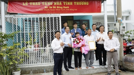 PV Power/Ban Quản lý Dự án Điện trao tặng 2 nhà tình thương tại Nhơn Trạch, Đồng Nai