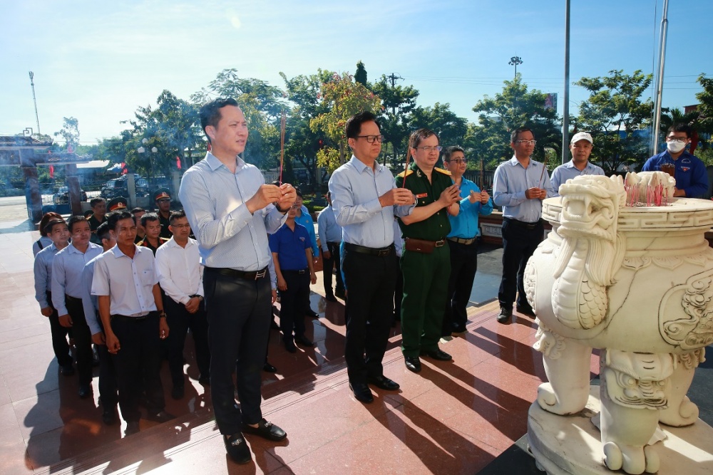 BSR tổ chức nhiều hoạt động dâng hương tri ân và tặng quà nhân kỷ niệm 76 năm Ngày thương binh liệt sĩ (27/7/1947 - 27/7/2023)