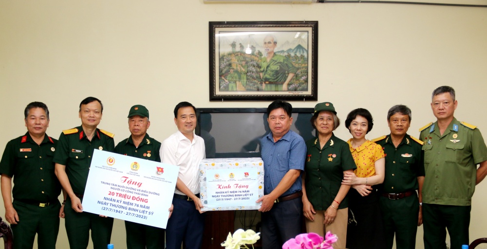 Thăm và tặng quà Trung tâm Điều dưỡng Thương binh Duy Tiên (Hà Nam), Trung Tâm nuôi dưỡng và Điều dưỡng Người có công tỉnh Thái Bình