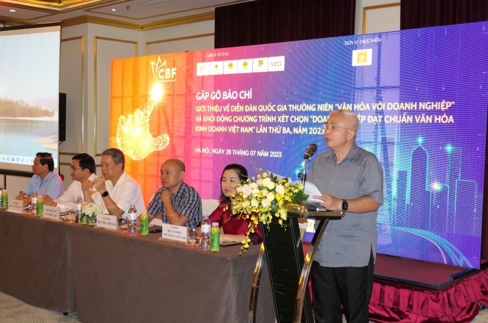 Ông Vũ Ngoạn Hợp – Phó Chủ tịch thường trực Hiệp hội Phát triển Văn hóa Doanh nghiệp Việt Nam (VNABC) phát biểu