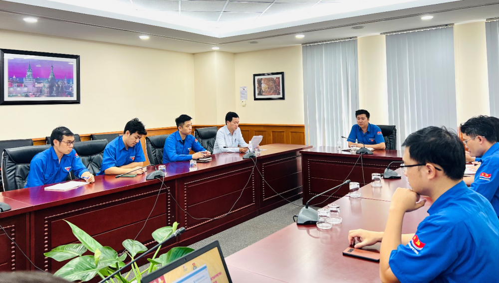 Các đại biểu thảo luận tại hội nghị