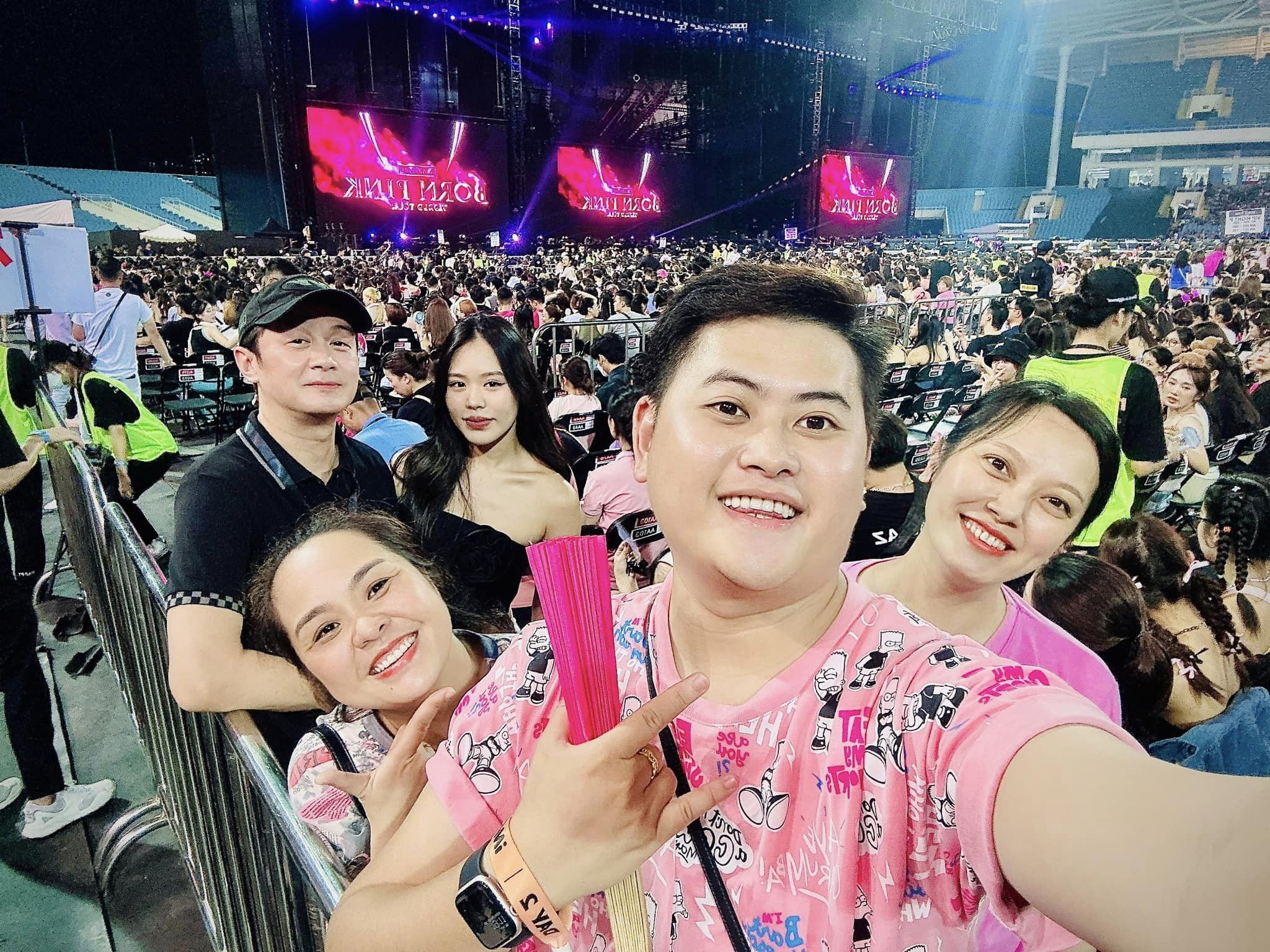 Show diễn Blackpink tại Hà Nội: Không chỉ là chuyện giới trẻ đu idol - 13