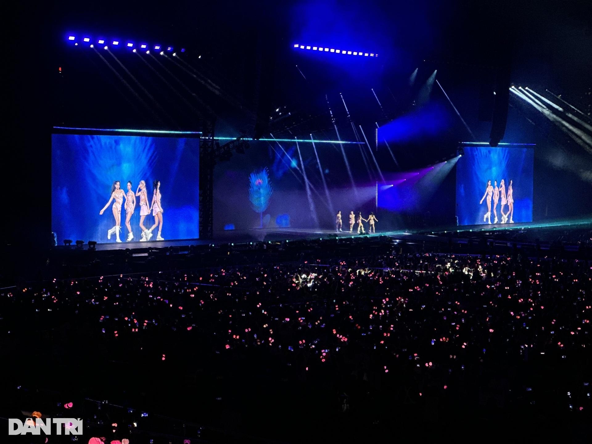 Show diễn Blackpink tại Hà Nội: Không chỉ là chuyện giới trẻ đu idol - 15