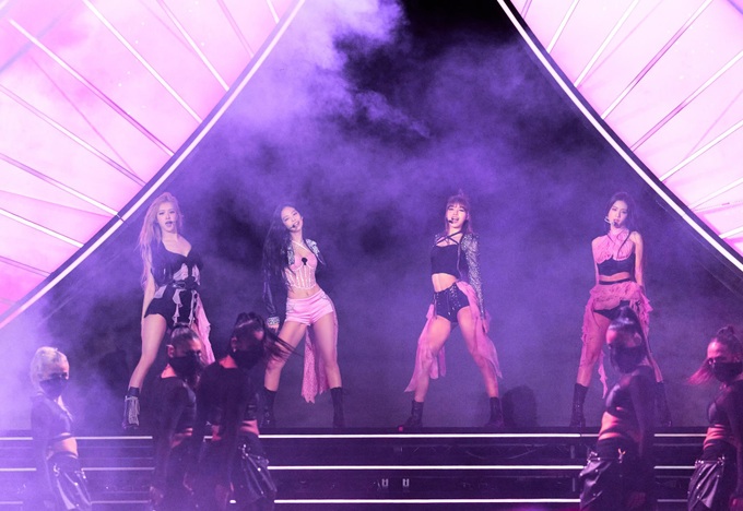 Show diễn Blackpink tại Hà Nội: Không chỉ là chuyện giới trẻ đu idol - 10