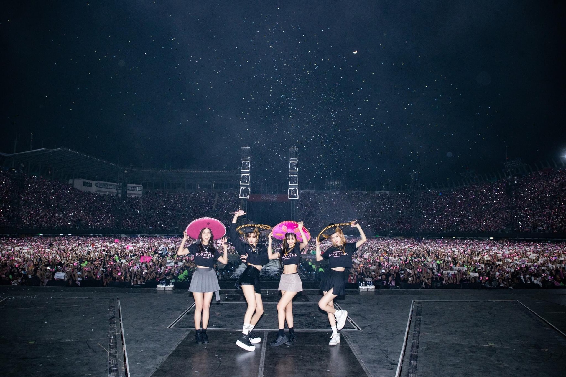 Show diễn Blackpink tại Hà Nội: Không chỉ là chuyện giới trẻ đu idol - 6