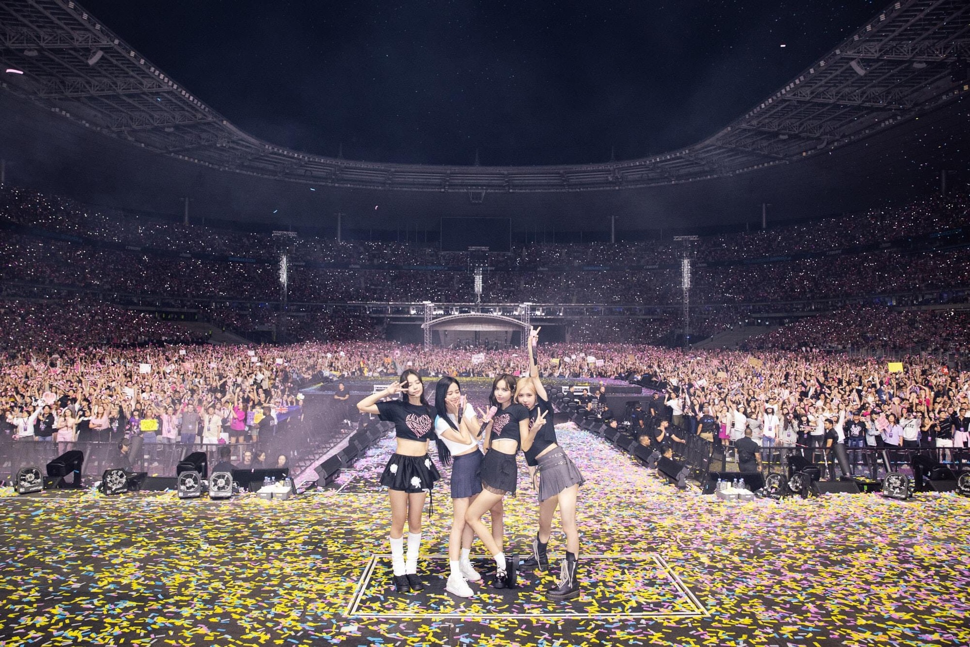 Show diễn Blackpink tại Hà Nội: Không chỉ là chuyện giới trẻ đu idol - 4