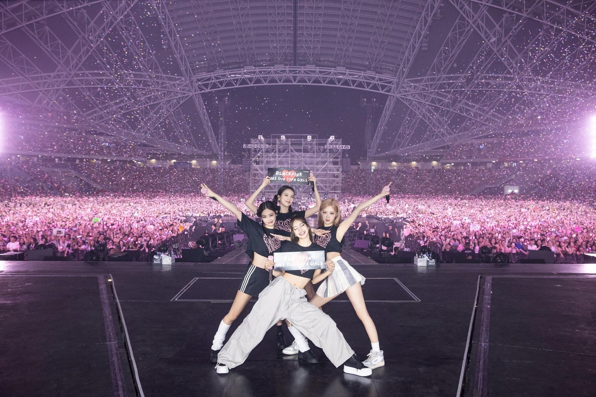Show diễn Blackpink tại Hà Nội: Không chỉ là chuyện giới trẻ đu idol - 2