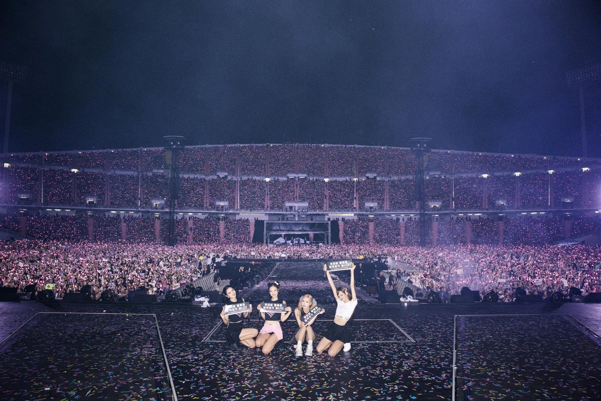 Show diễn Blackpink tại Hà Nội: Không chỉ là chuyện giới trẻ đu idol - 3