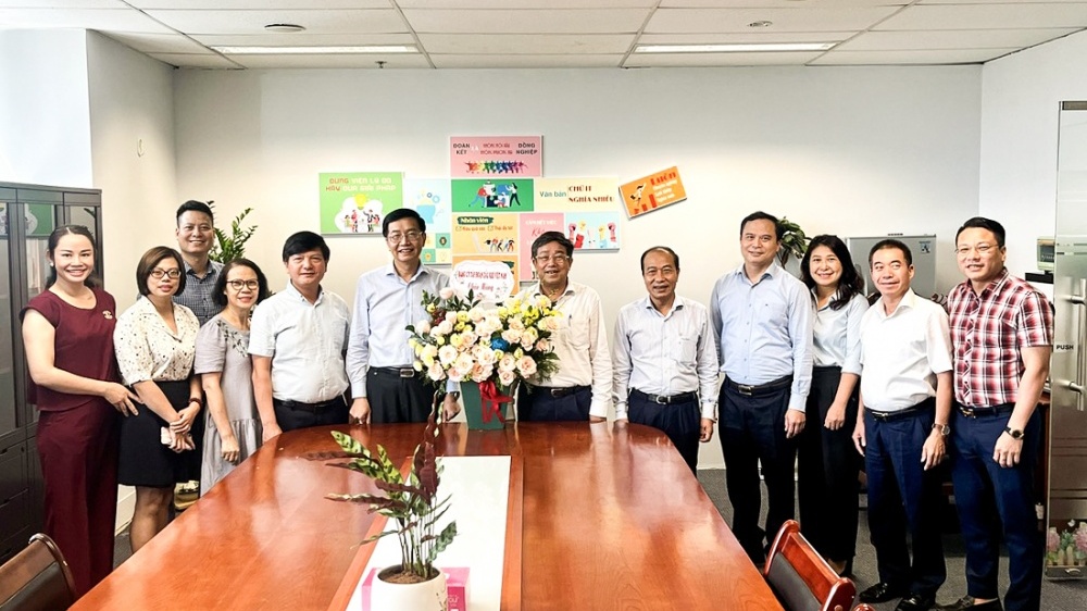 Lãnh đạo Petrovietnam chúc mừng Ban Tuyên giáo Đảng ủy Tập đoàn nhân kỷ niệm 93 năm Ngày truyền thống ngành Tuyên giáo của Đảng