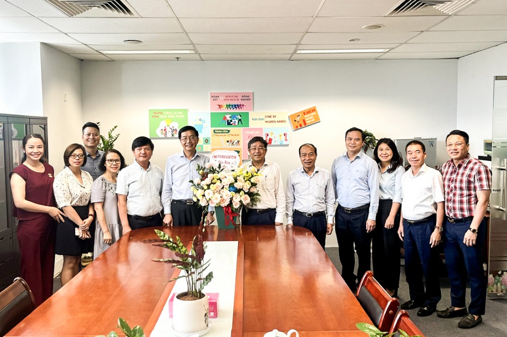 Lãnh đạo Petrovietnam chúc mừng Ban Tuyên giáo Đảng ủy Tập đoàn nhân kỷ niệm 93 năm Ngày truyền thống ngành Tuyên giáo của Đảng