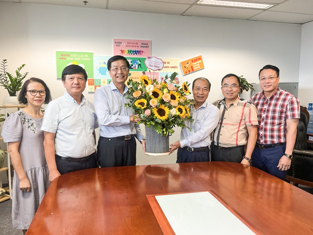 Lãnh đạo Petrovietnam chúc mừng Ban Tuyên giáo Đảng ủy Tập đoàn nhân kỷ niệm 93 năm Ngày truyền thống ngành Tuyên giáo của Đảng