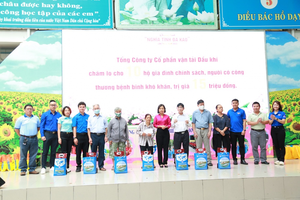 Các hoạt động tri ân trên địa bàn quận 1, TP HCM Các hoạt động tri ân trên địa bàn quận 1, TP HCM
